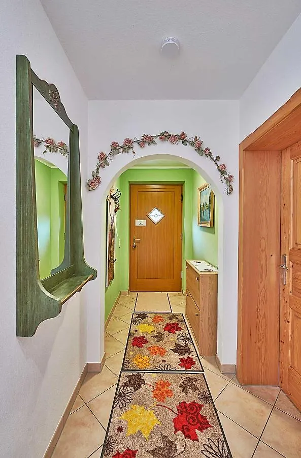 Zum Sonnenhuegel Apartment